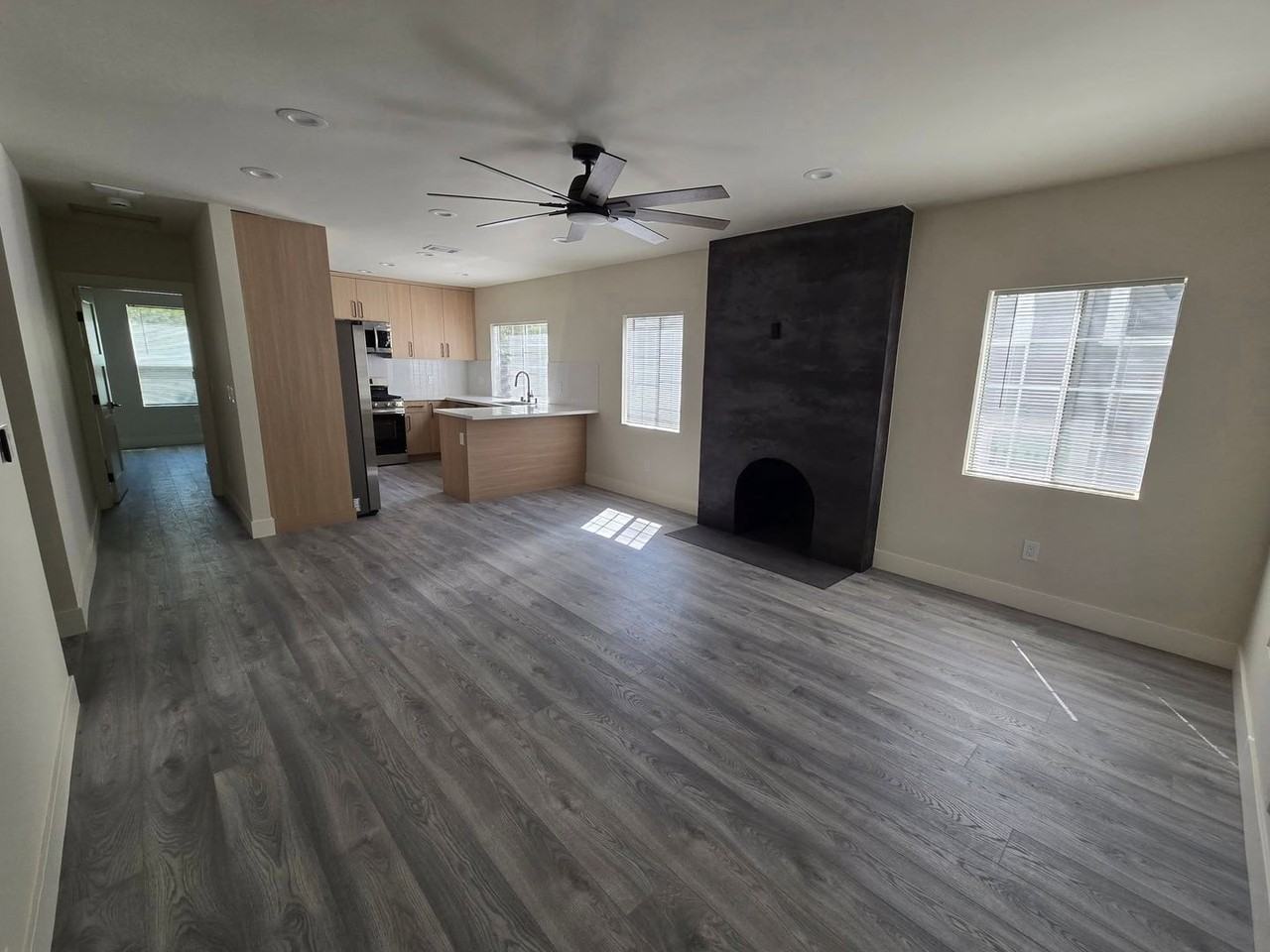 3140 S St - Photo 5 of 28