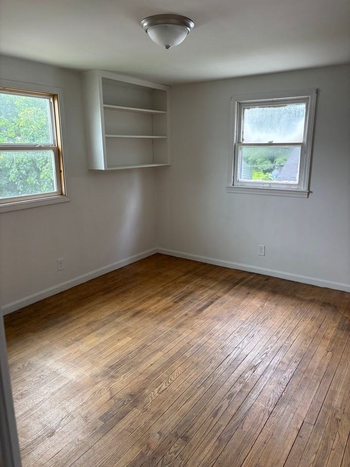 121 W South C St - Photo 3 of 6