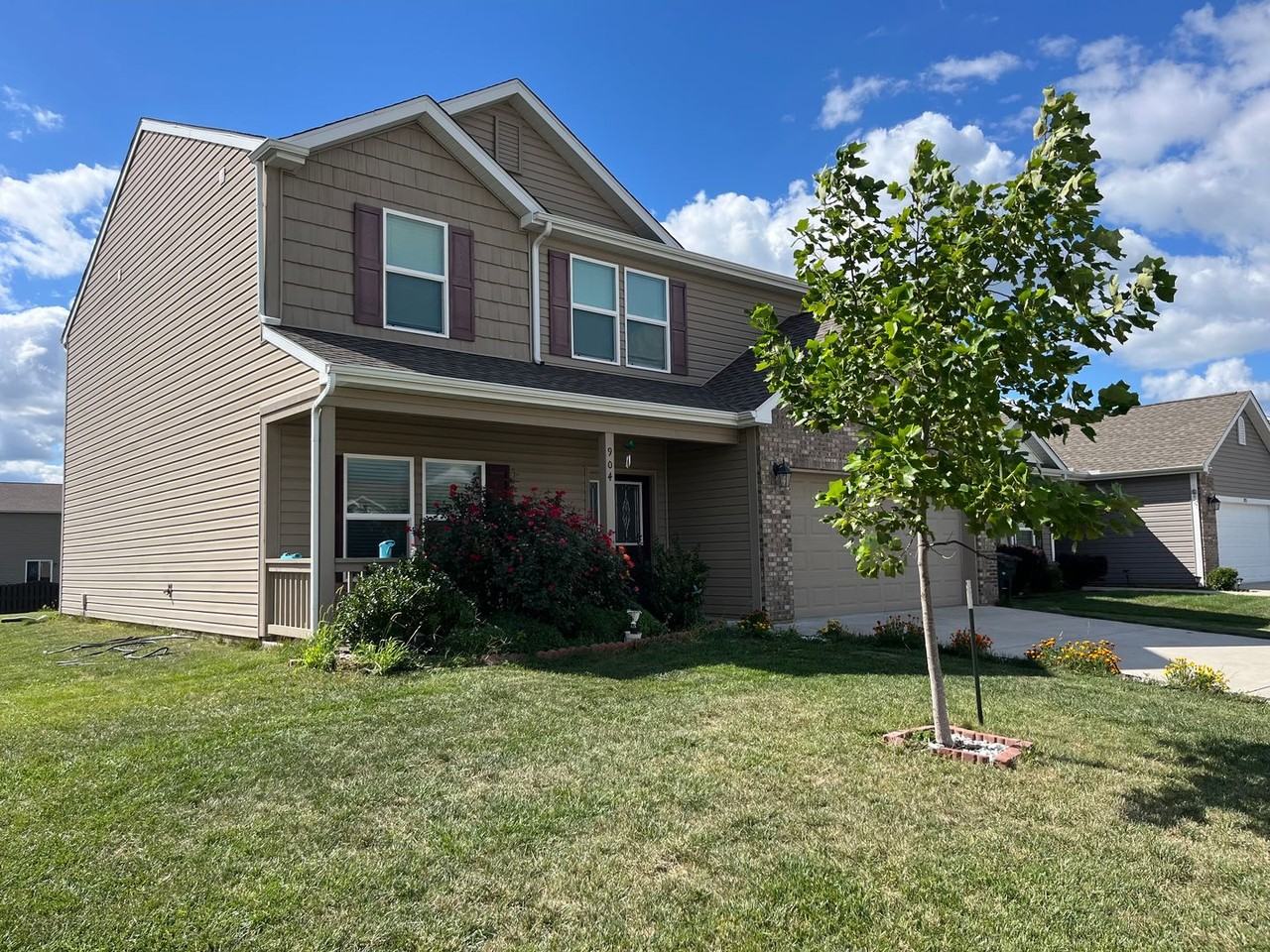 904 Clydesdale Drive - Photo 2 of 30