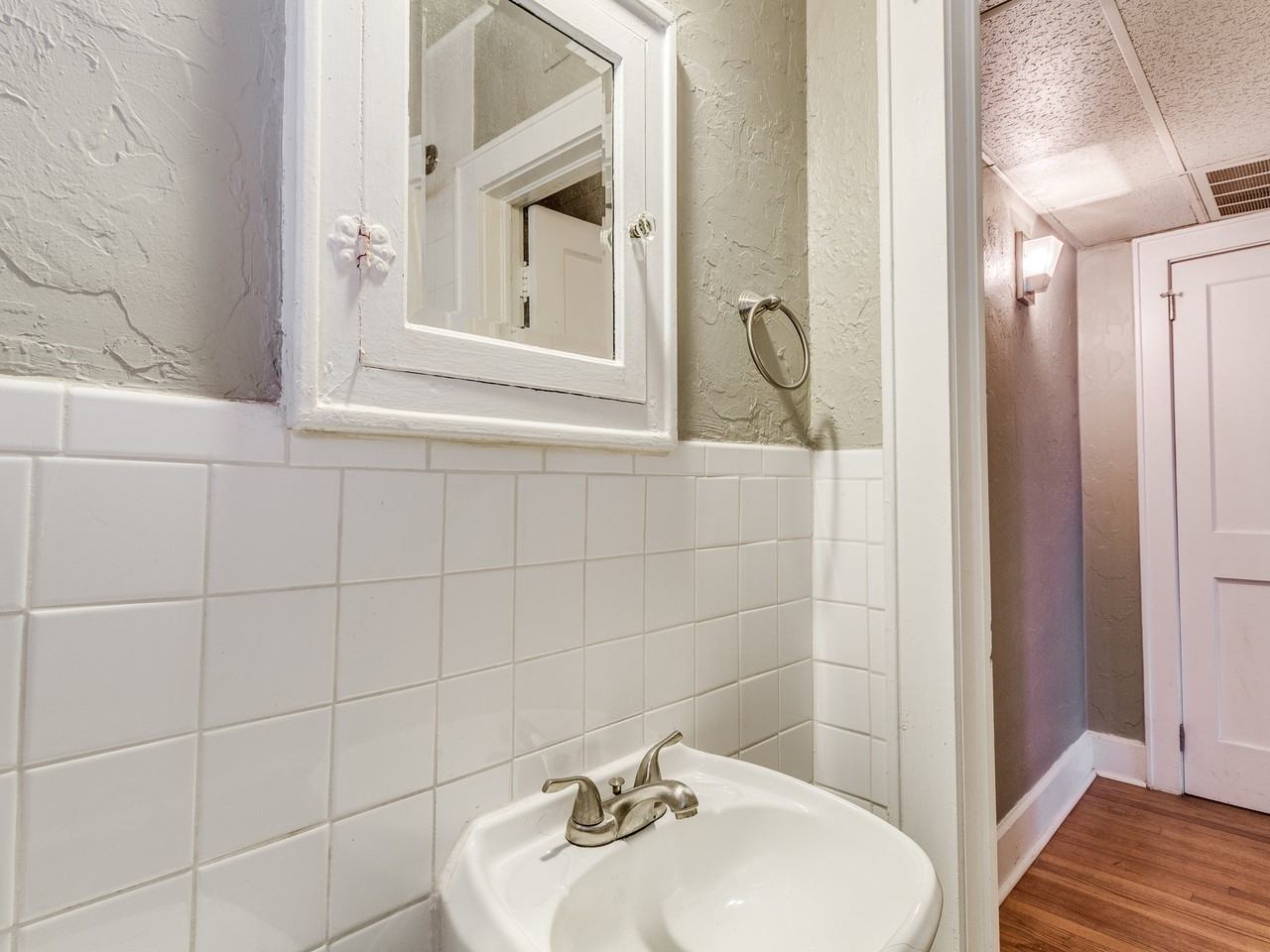 429 Nw 11th St #09 - Photo 2 of 16