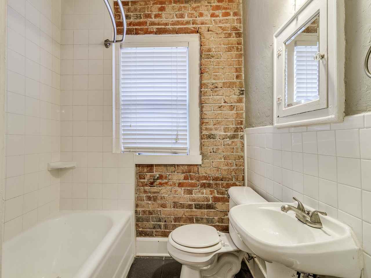 429 Nw 11th St #09 - Photo 3 of 16