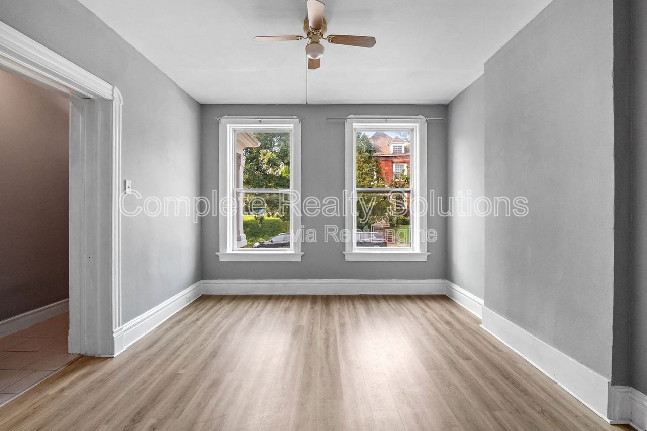 5132 Kensington Ave #2 - Photo 4 of 24