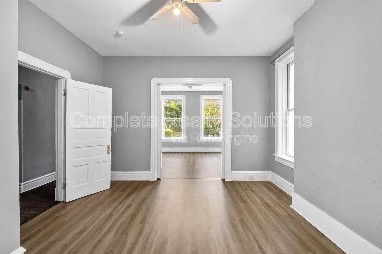 5132 Kensington Ave #2 - Photo 6 of 24