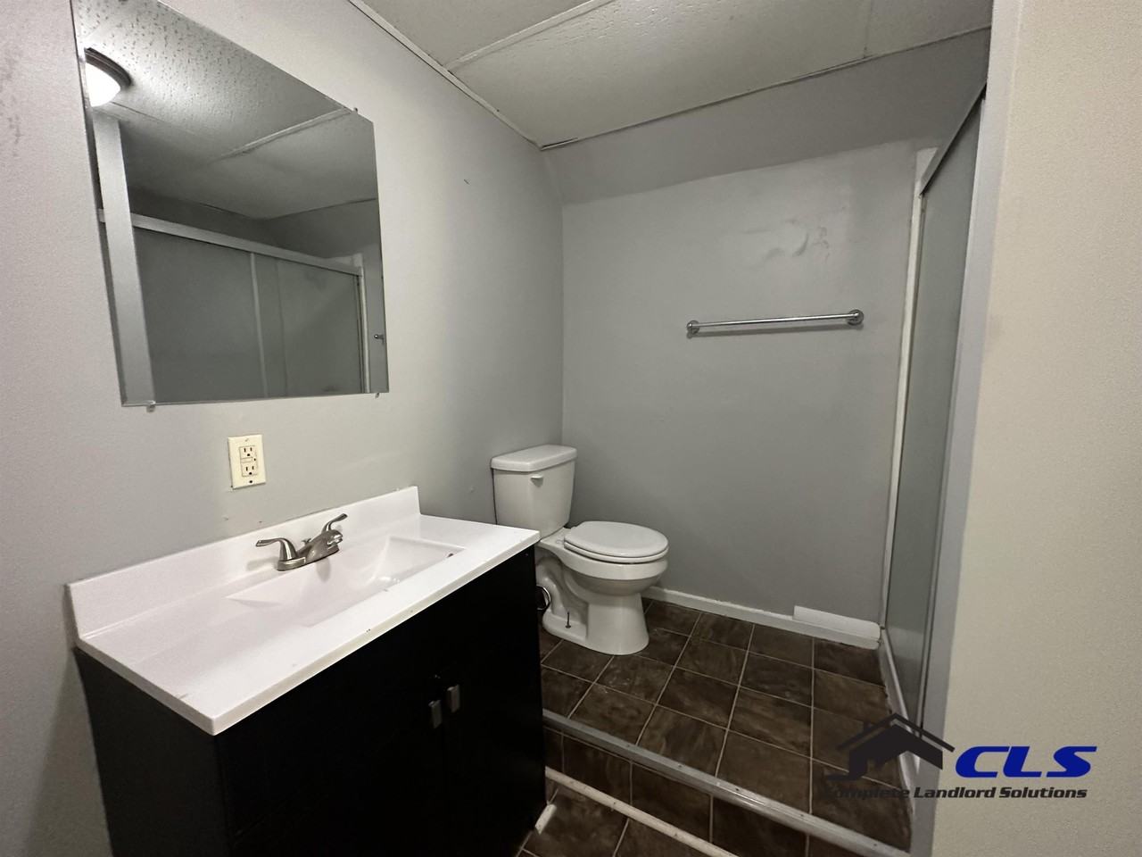 100 Gilbert Ave #3 - Photo 6 of 6