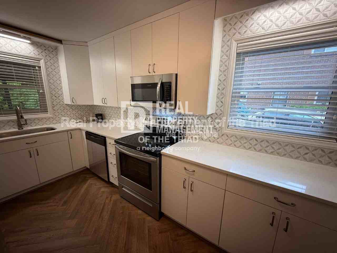 1507 Berwick Road Southwest - Photo 3 of 22