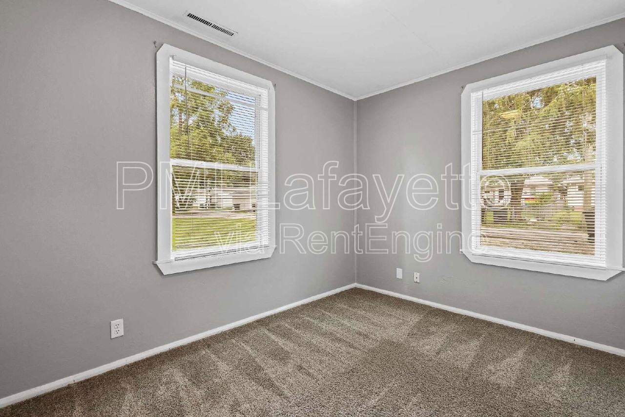 1606 N 18th St - Photo 4 of 8