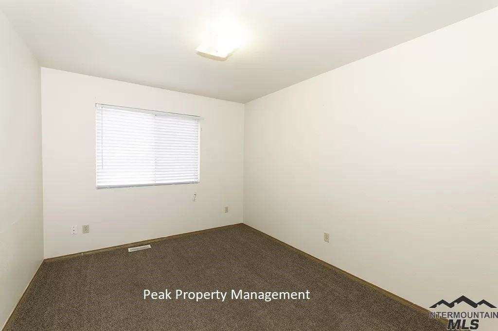 207 W 1st St #207 - Photo 3 of 13