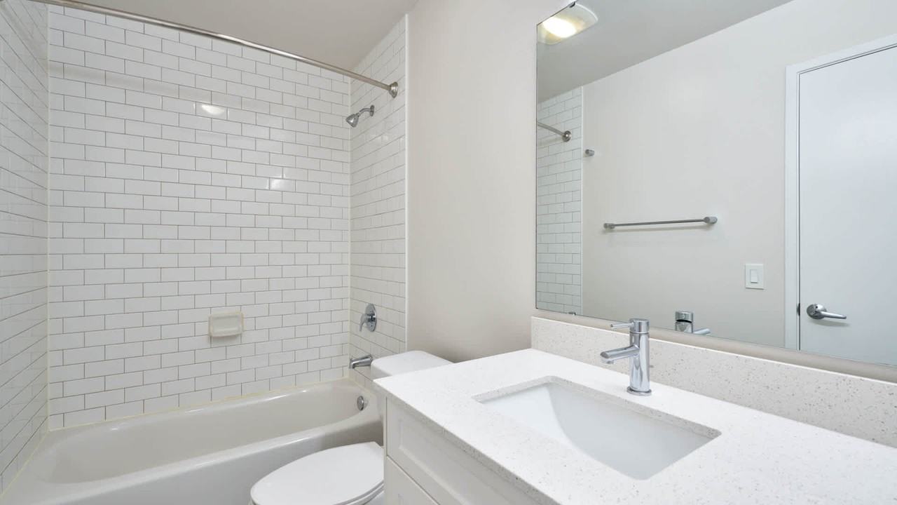 Veloce - Photo 5 of 50