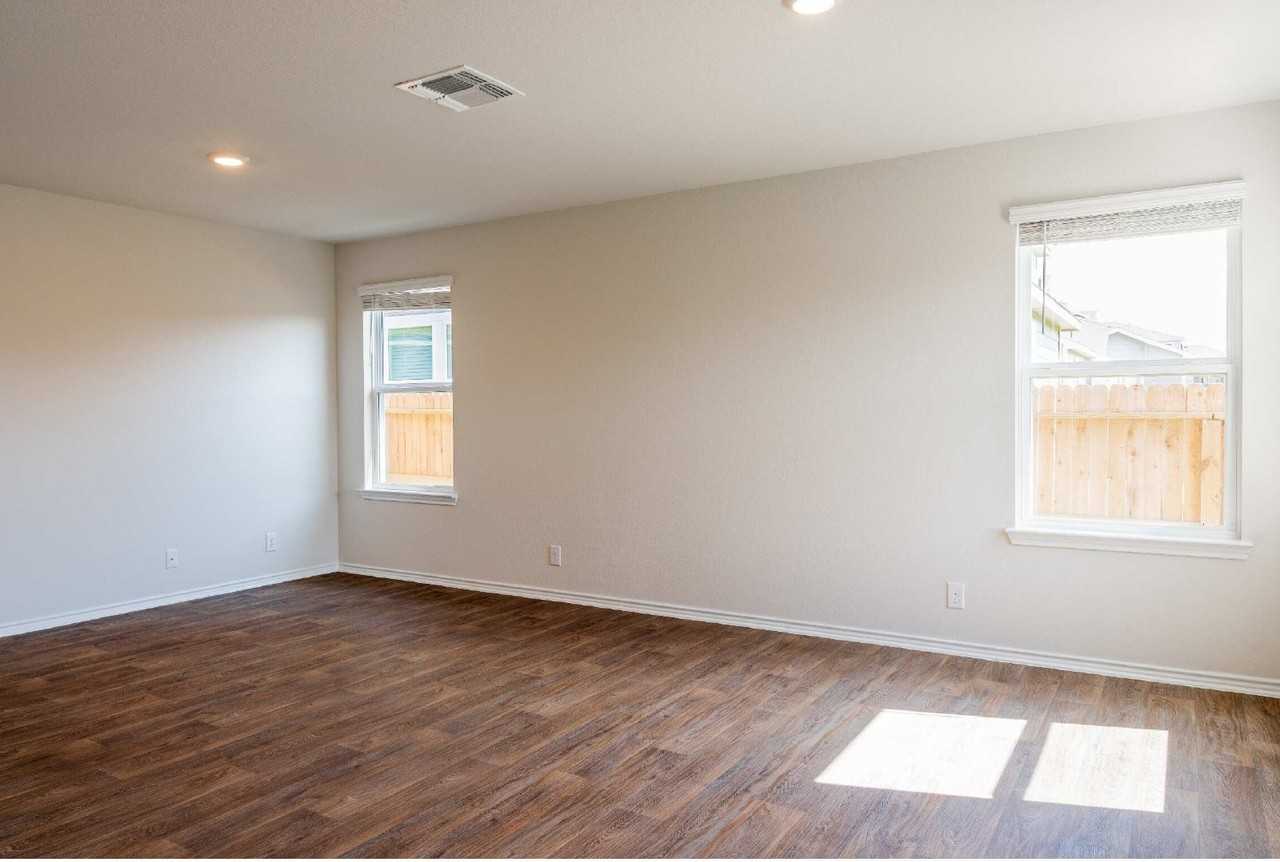 9510 Ranch Loop - Photo 2 of 18