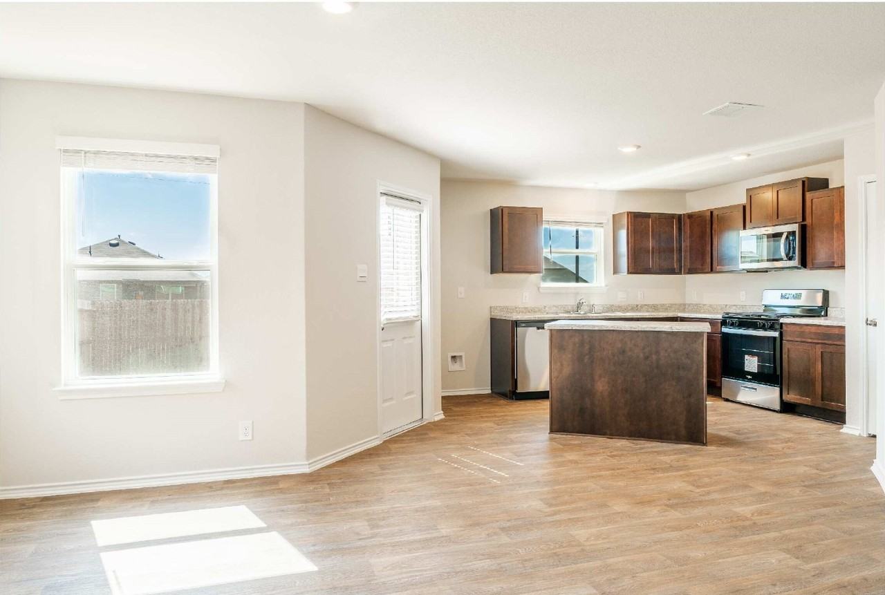 9510 Ranch Loop - Photo 3 of 18