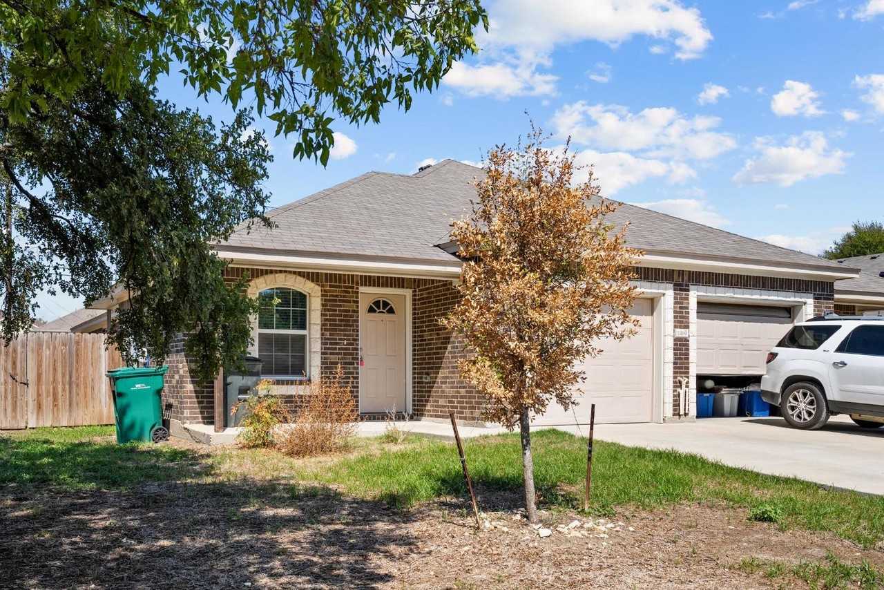 1409 Natchez Trl Apt A - Photo 3 of 16