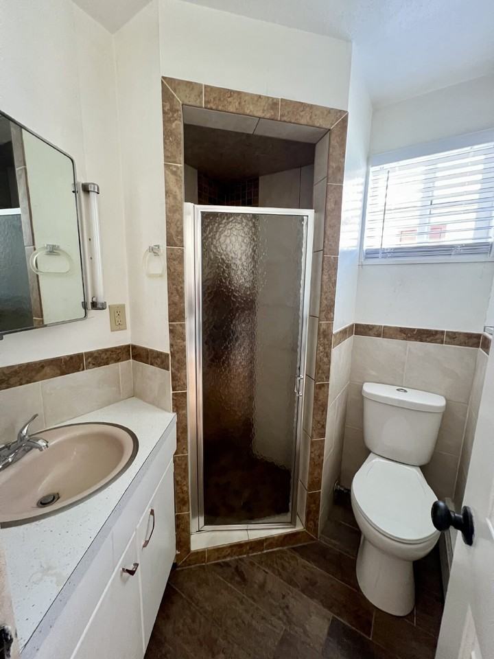 2009 E 15th St Apt 5b - Photo 6 of 6