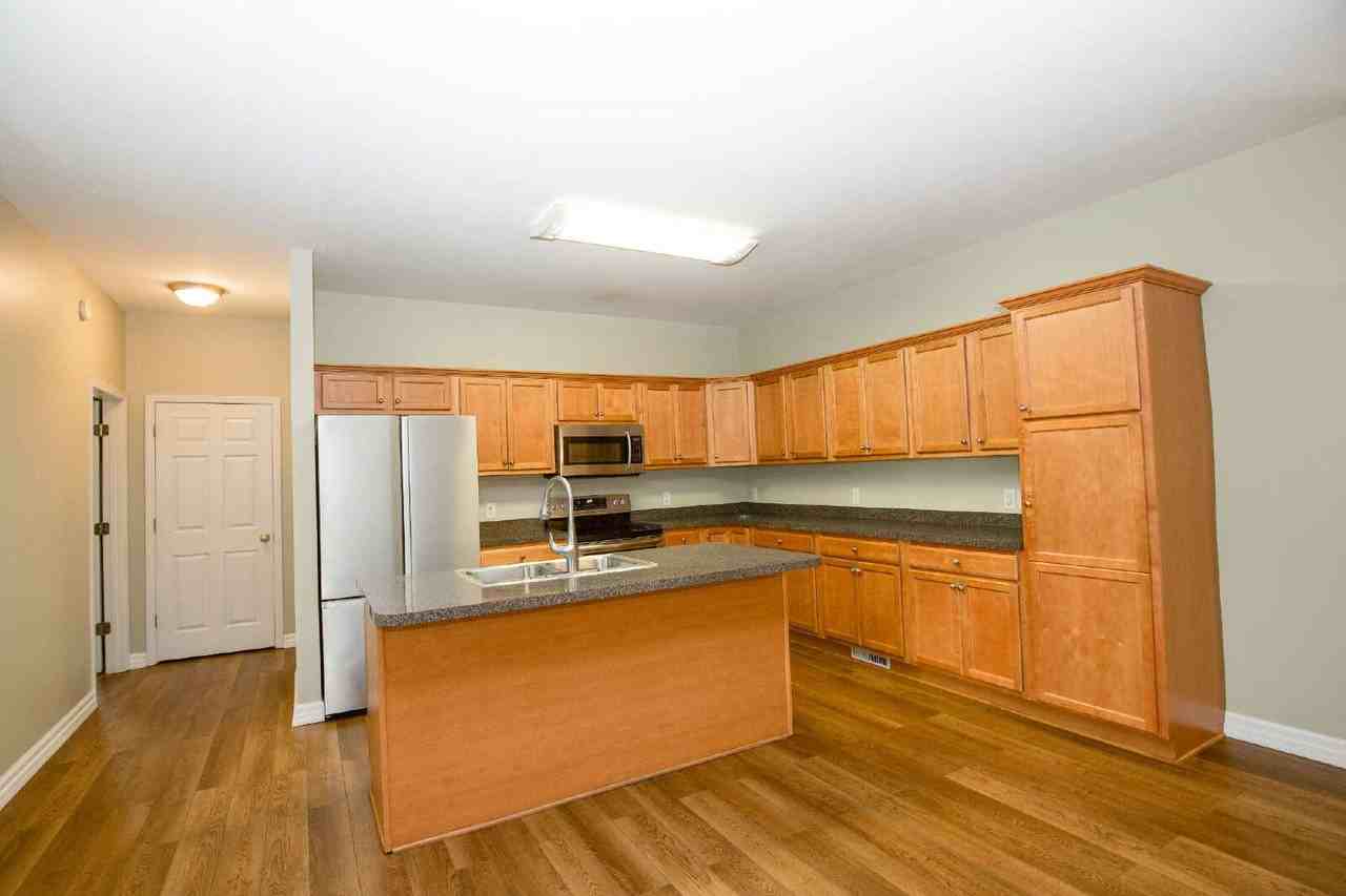 110 Willow Creek Ln - Photo 3 of 50