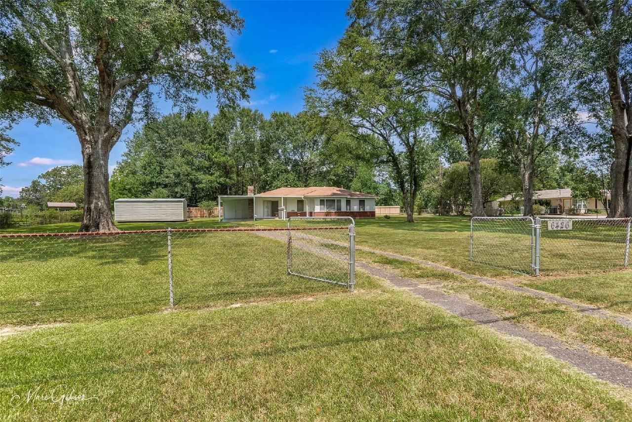 6436 Colquitt Rd - Photo 2 of 21