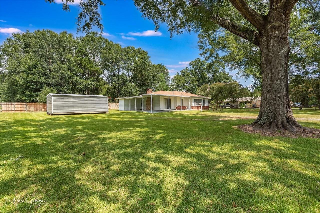 6436 Colquitt Rd - Photo 3 of 21
