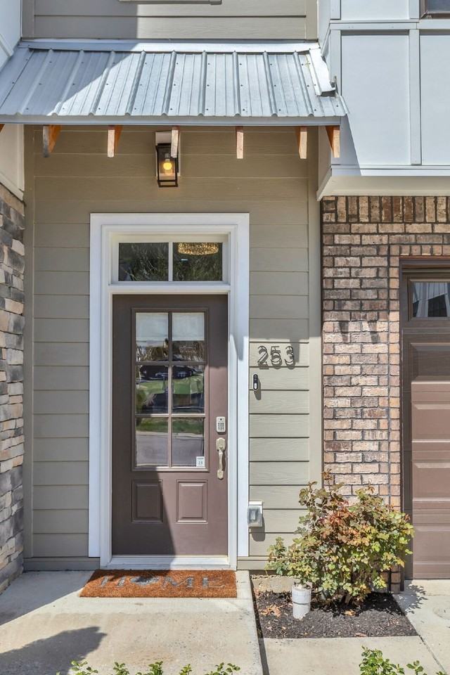 253 Stonecrest Cir - Photo 3 of 35