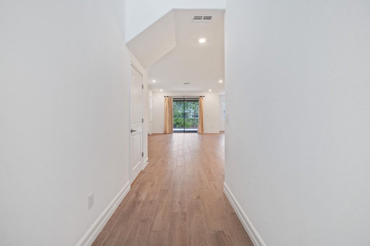 5103 San Martino Dr - Photo 4 of 30