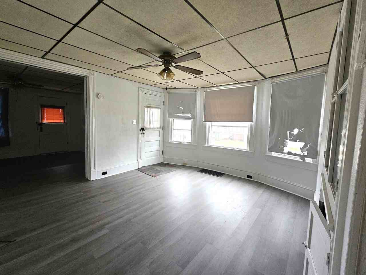 1531 Washburn St 1st Fl - Photo 4 of 11