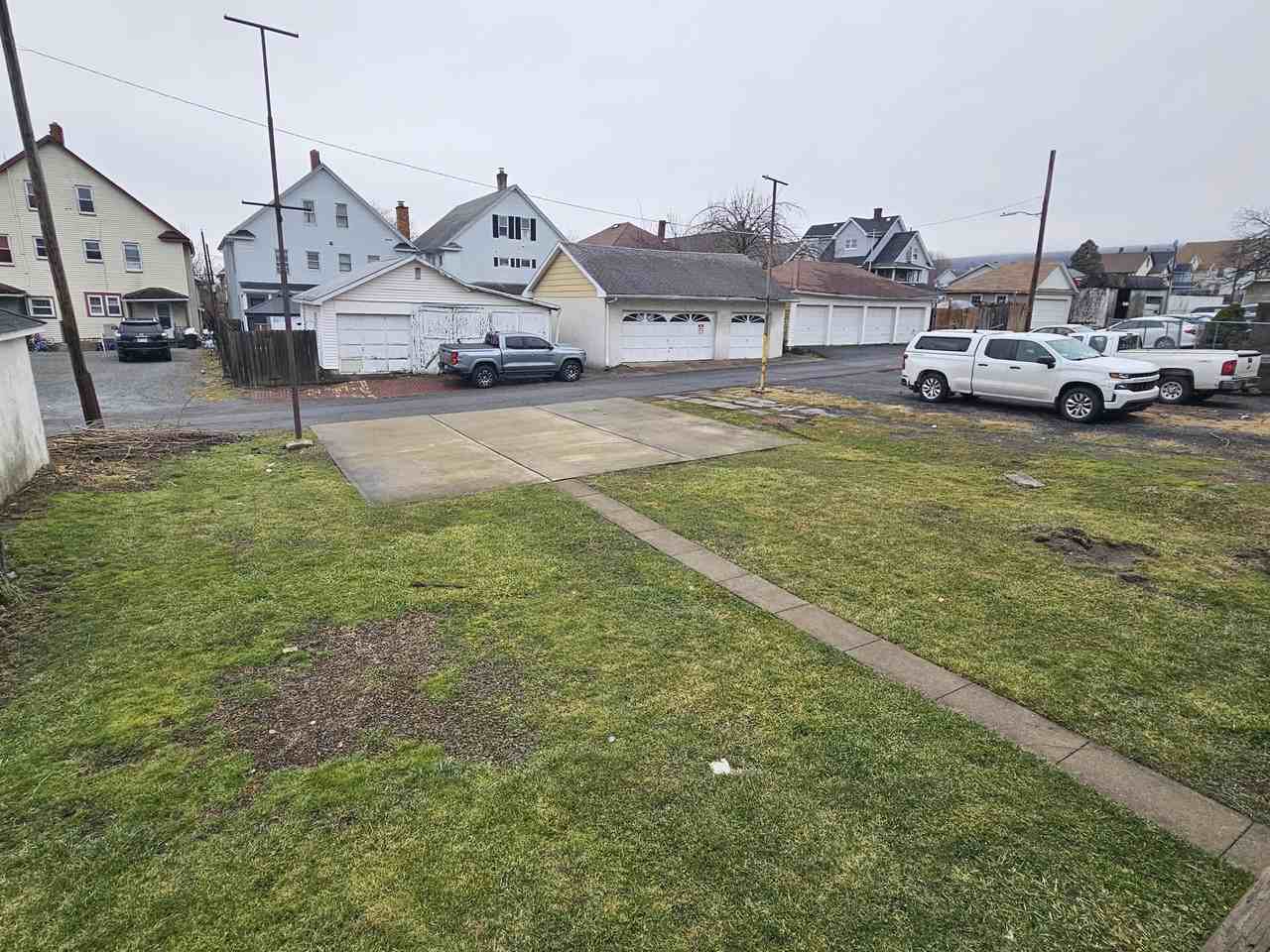 1531 Washburn St 1st Fl - Photo 5 of 11