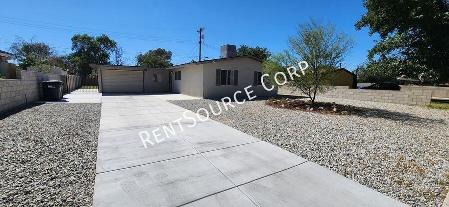 44615 4th Street East - Photo 4 of 39