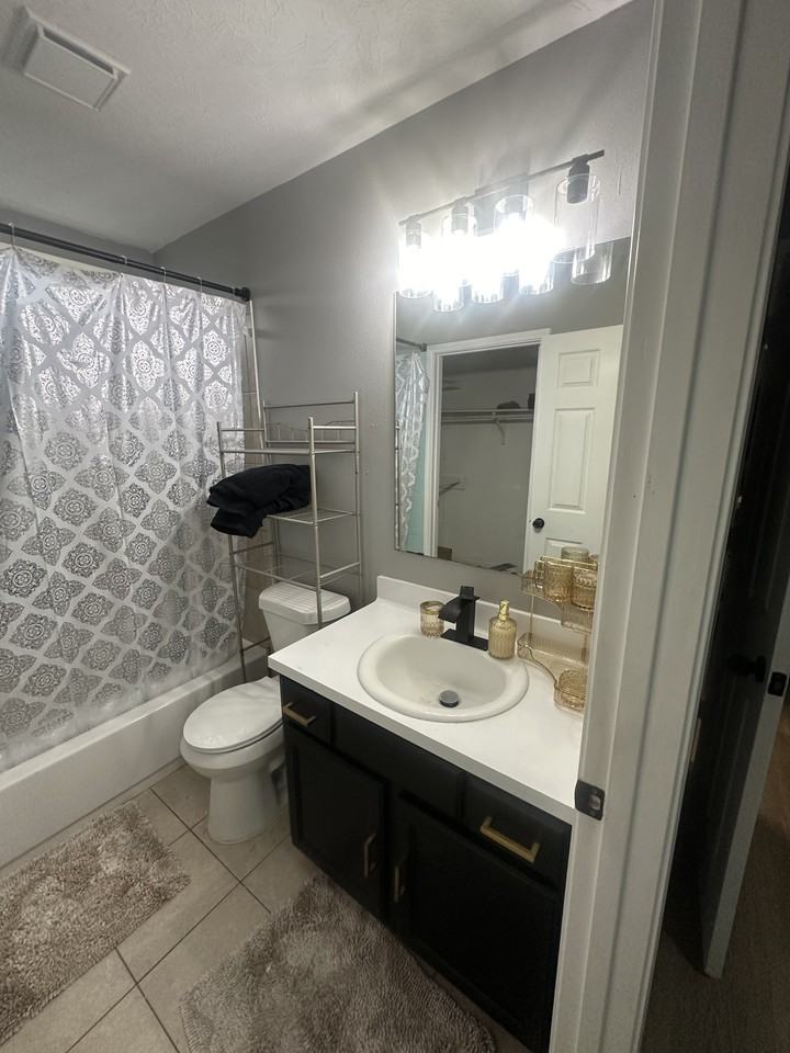 5919 Allison Rd #B - Photo 6 of 14