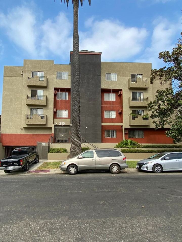 215 S. Occidental Blvd. - Photo 2 of 10