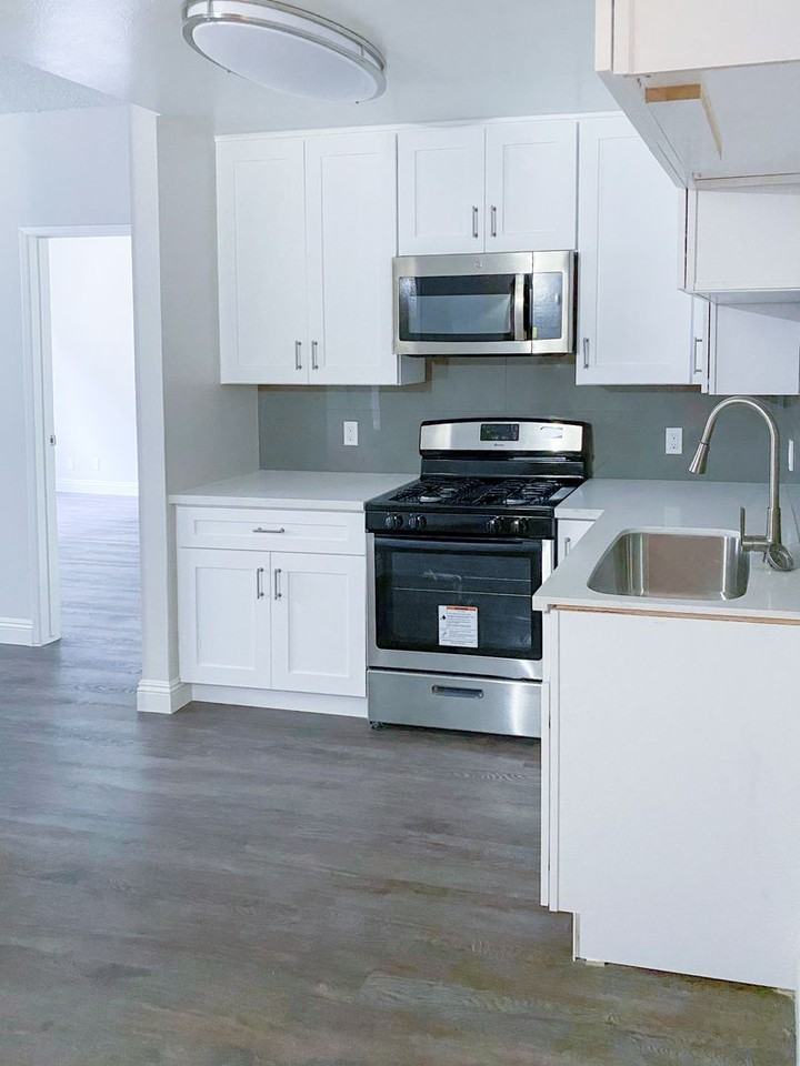 215 S. Occidental Blvd. - Photo 3 of 10