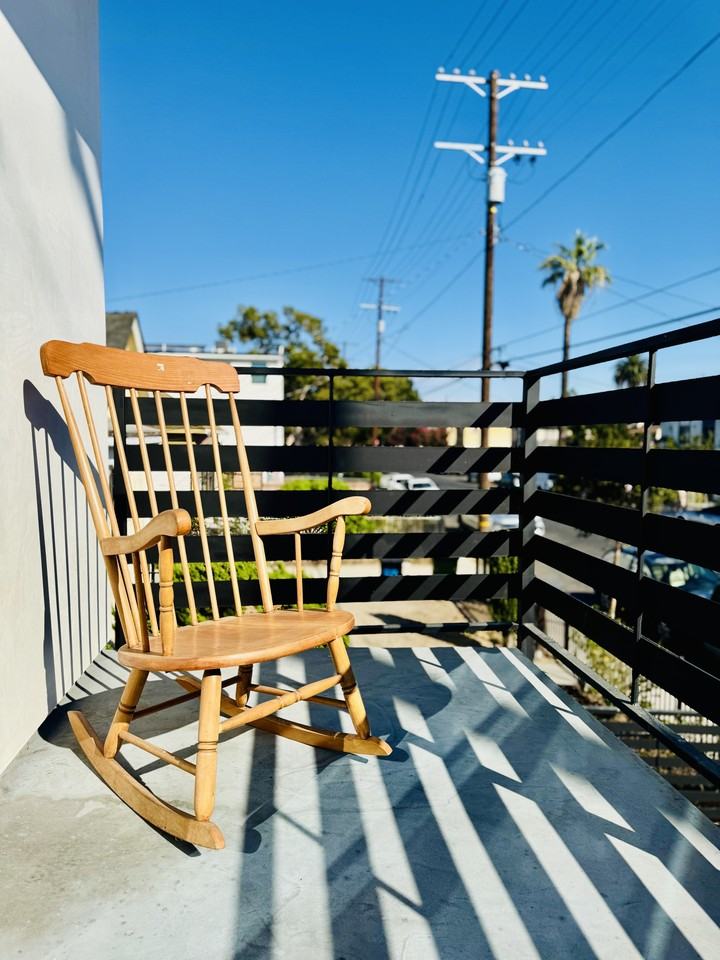 215 1/2 E 29th St #NA - Photo 2 of 21