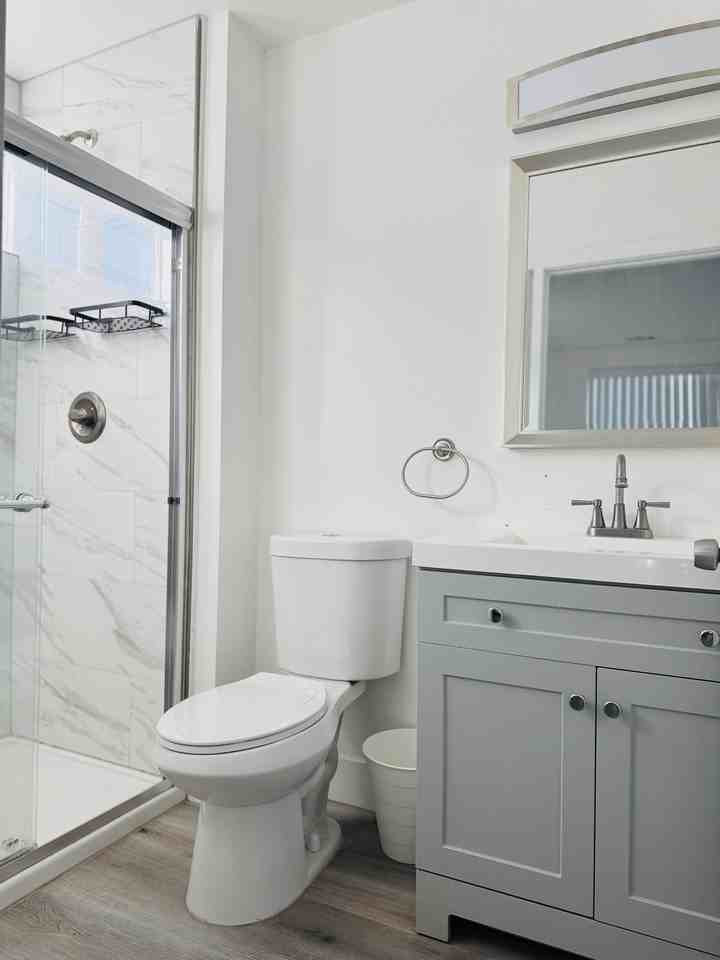 217 1/2 E 29th St #NA - Photo 5 of 17