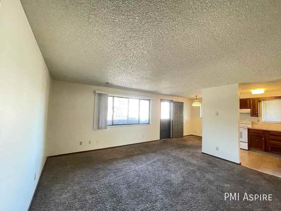 1610 9th Ave #4 - Photo 2 of 14