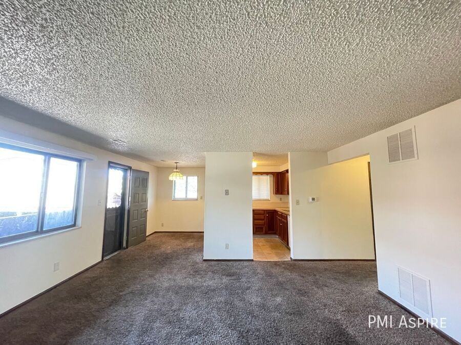 1610 9th Ave #4 - Photo 3 of 14