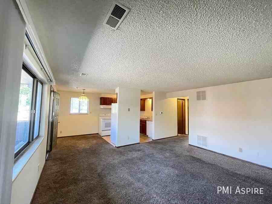 1610 9th Ave #4 - Photo 4 of 14