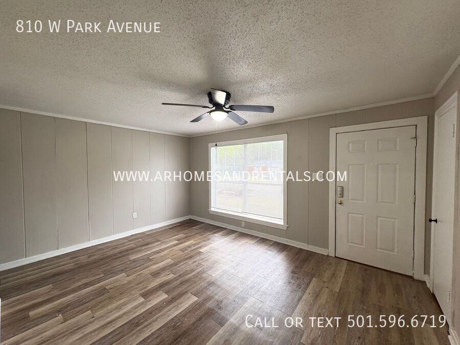 810 W Park Ave - Photo 2 of 12