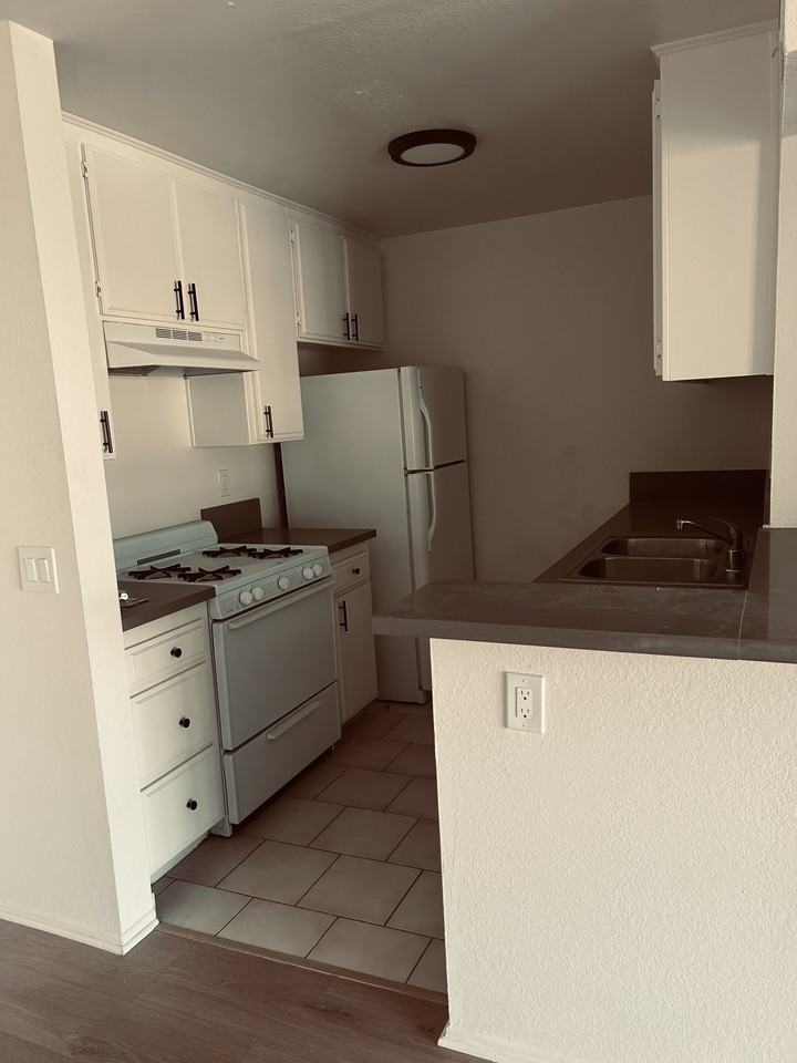 10853 Camarillo St #4 - Photo 2 of 20