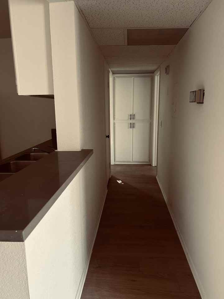 10853 Camarillo St #4 - Photo 3 of 20