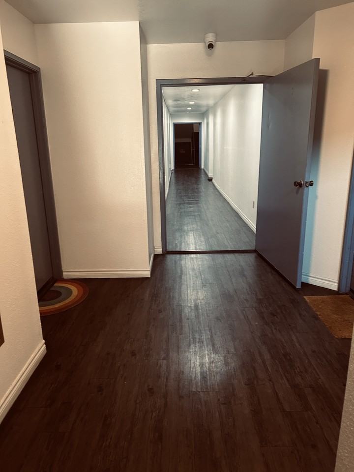 10853 Camarillo St #4 - Photo 4 of 20