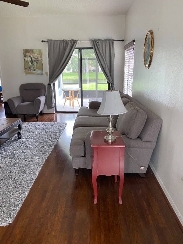 5831 Plumtree Ct - Photo 3 of 17