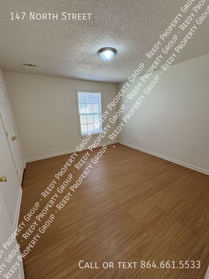 147 North St - Photo 3 of 9