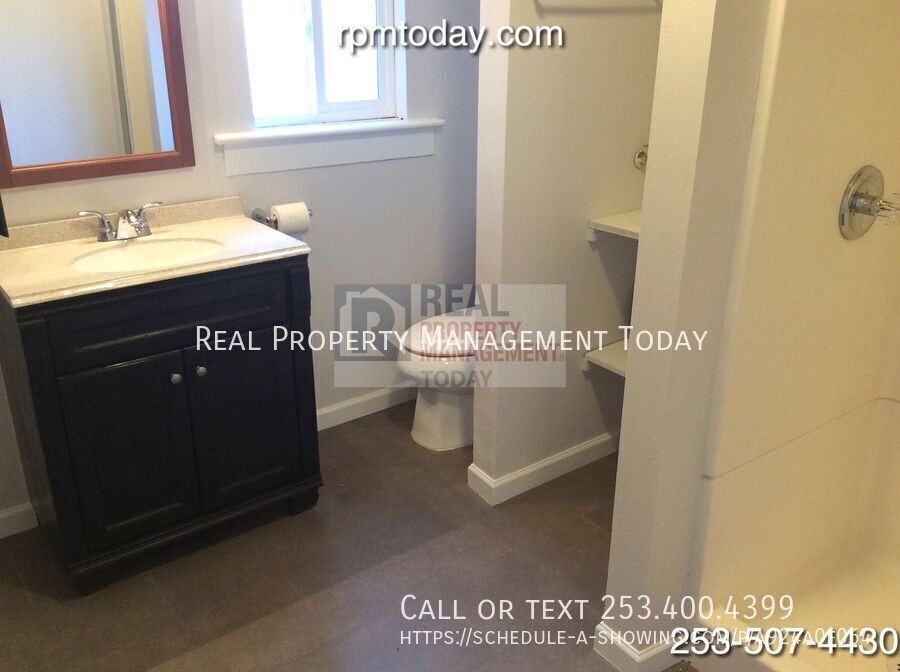 509 118th St S #F - Photo 4 of 13