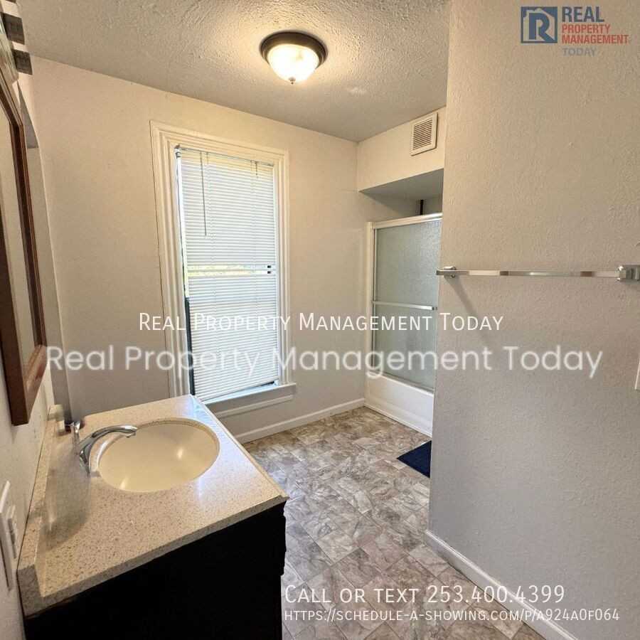 509 118th St S #F - Photo 6 of 13