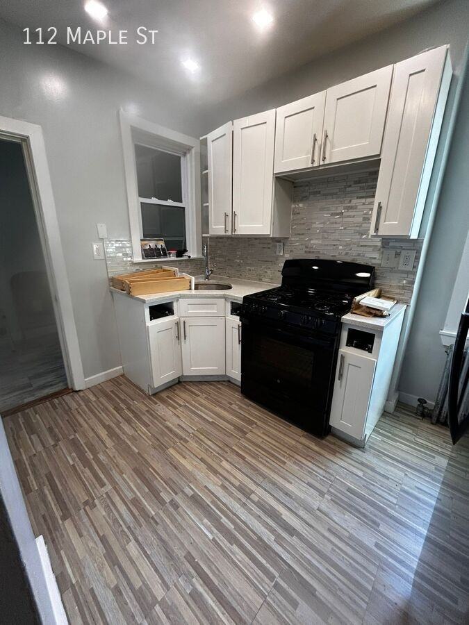 112 Maple St - Photo 5 of 6