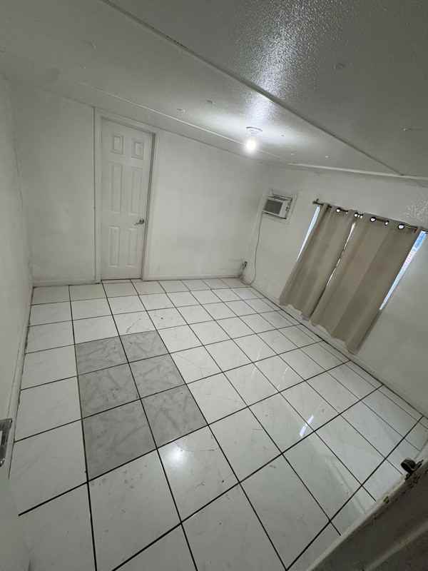 1135 Sw 127th Ct - Photo 3 of 8