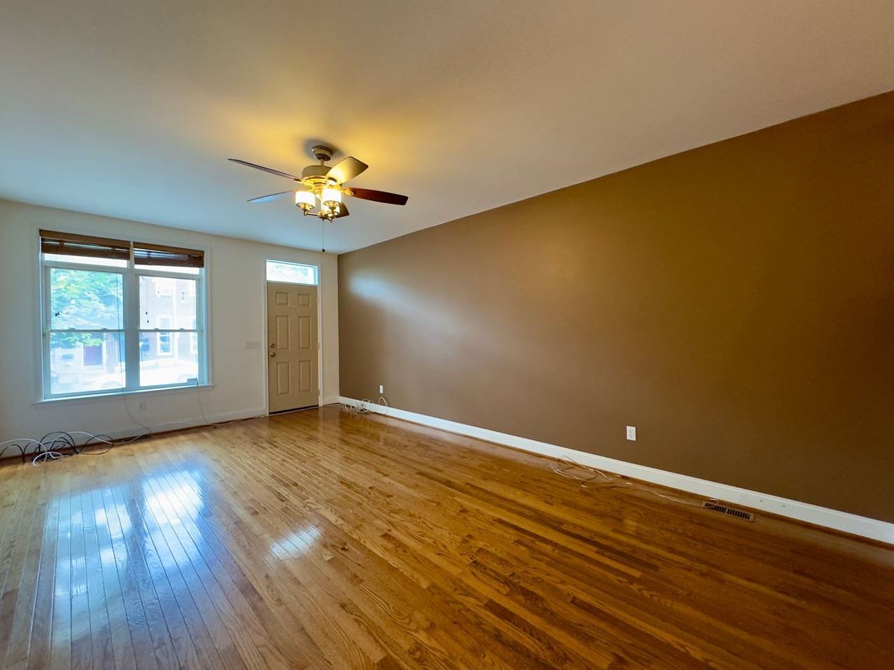 118 N Patterson Park Ave - Photo 2 of 40