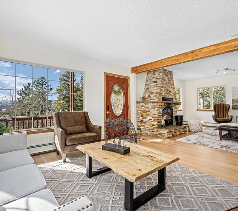 439 Ronnie Rd - Photo 3 of 34