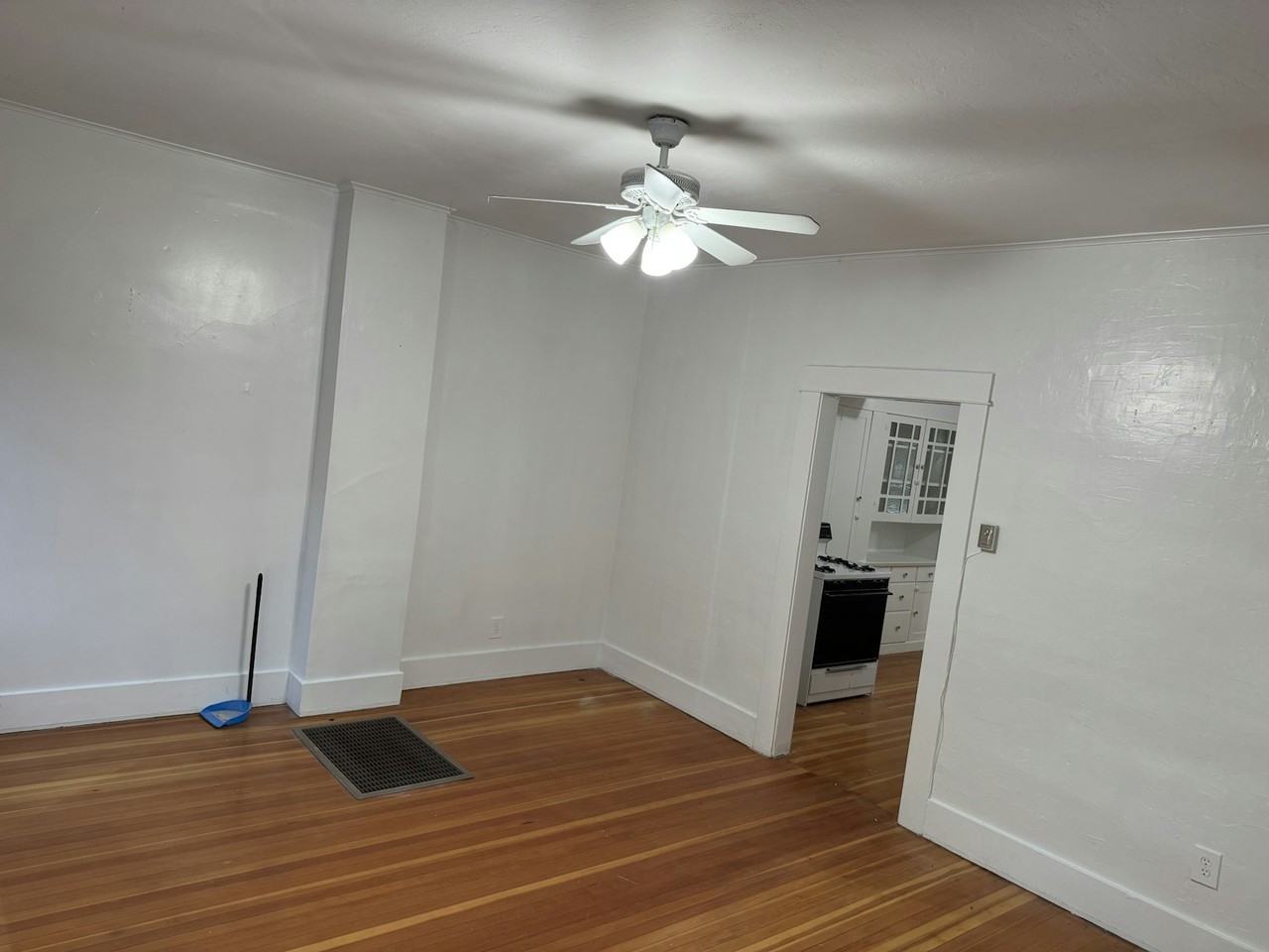 105 Earl Avenue - Photo 2 of 7