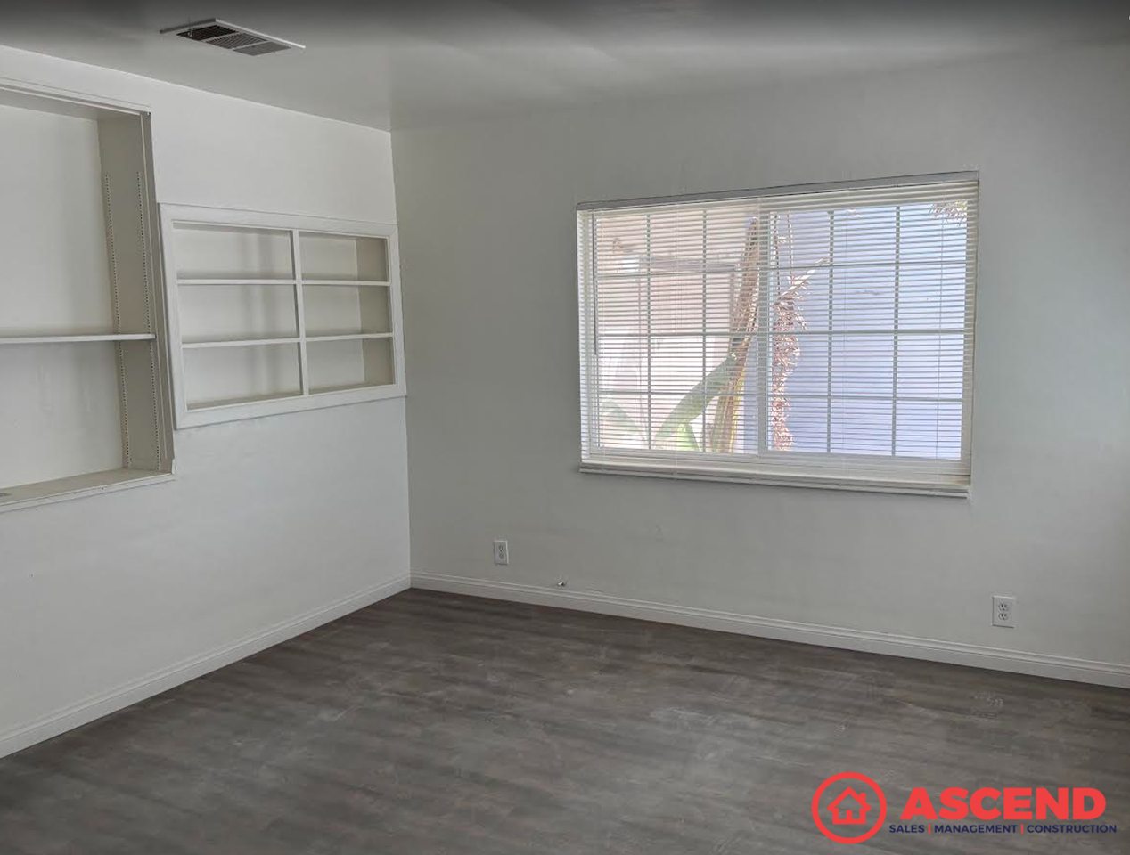 1006 Dover Pl - Photo 3 of 10