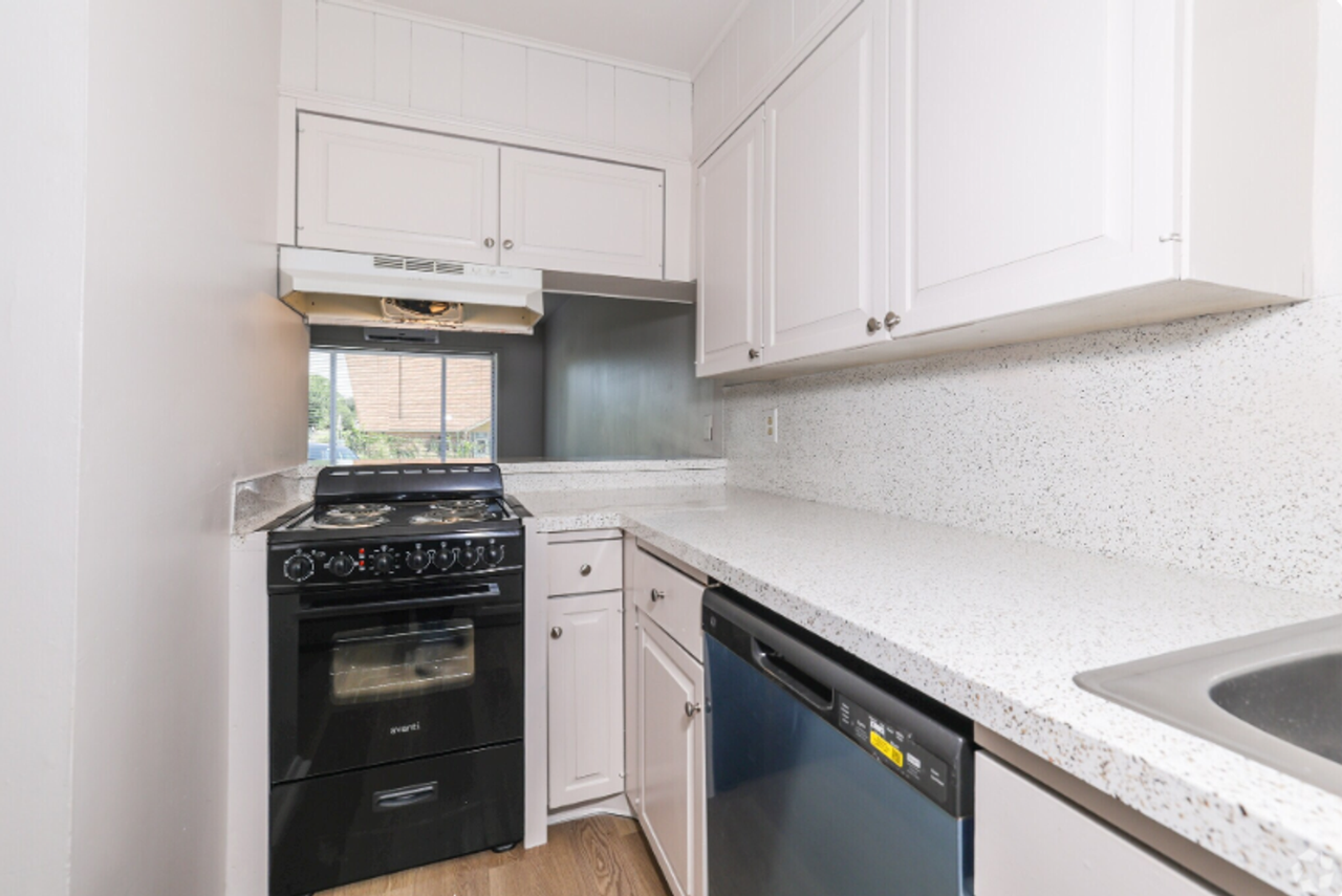 Parkwood Townhomes - Photo 2 of 29