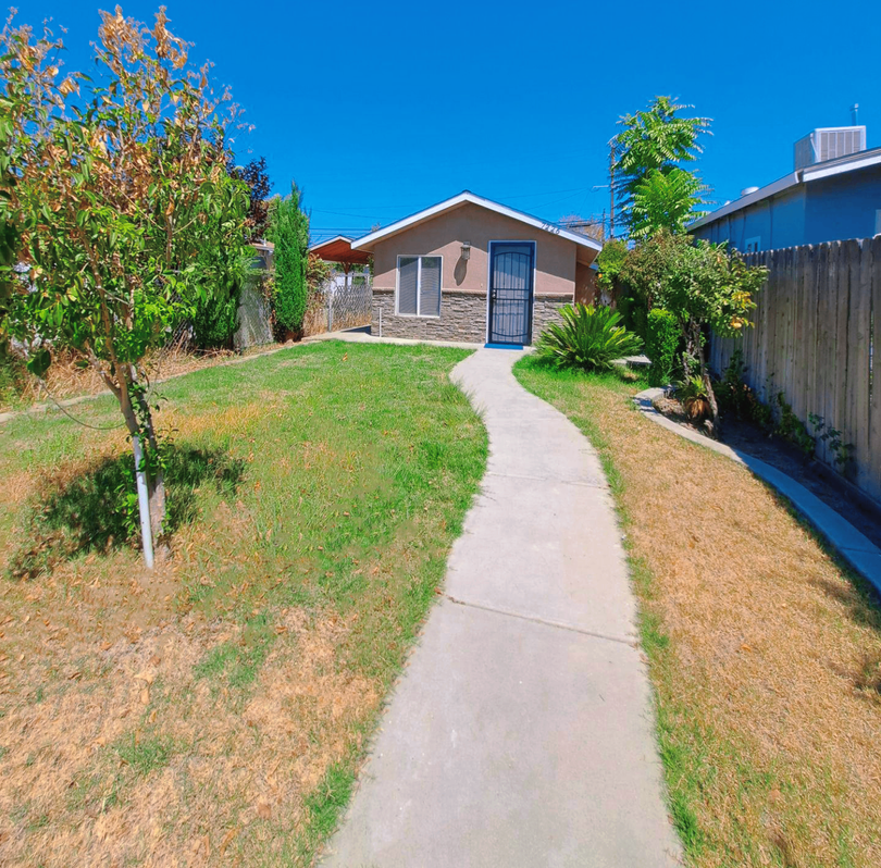 7226 N San Pablo Ave - Photo 2 of 19