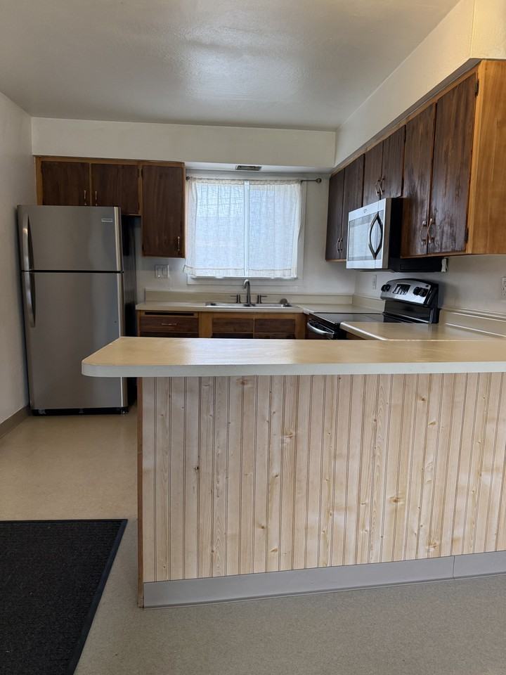 829 17th Avenue* - Photo 4 of 11