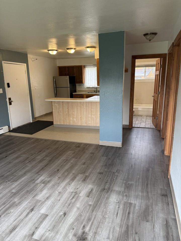 829 17th Avenue* - Photo 5 of 11